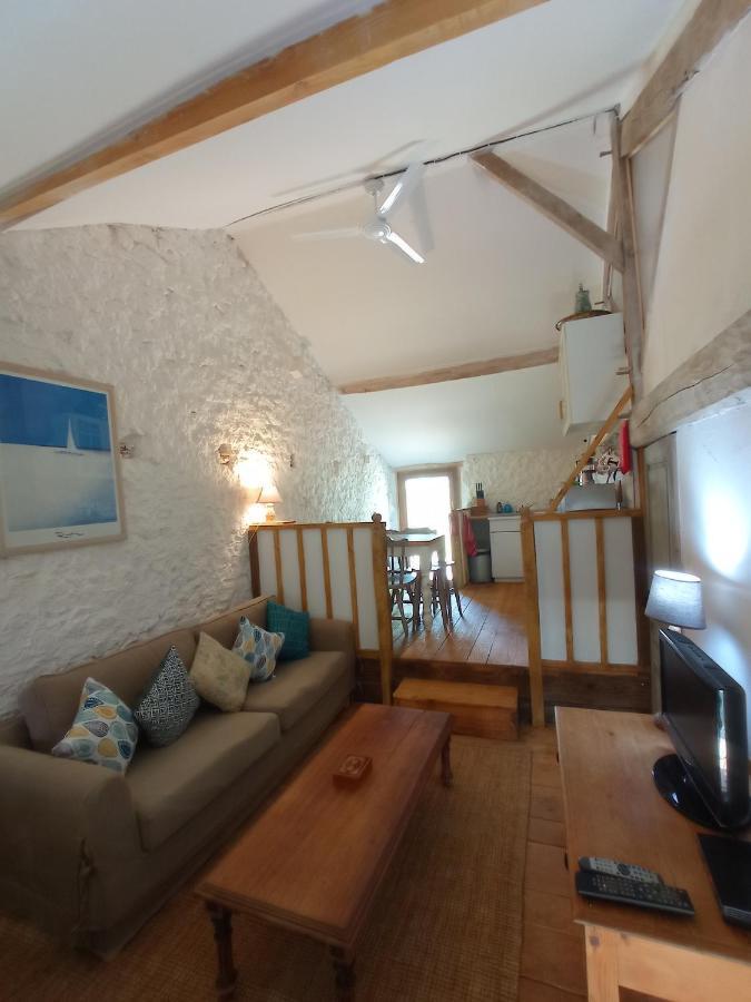 Apartament Ecurie Le Buguet Saint-Antoine-Cumond Zewnętrze zdjęcie
