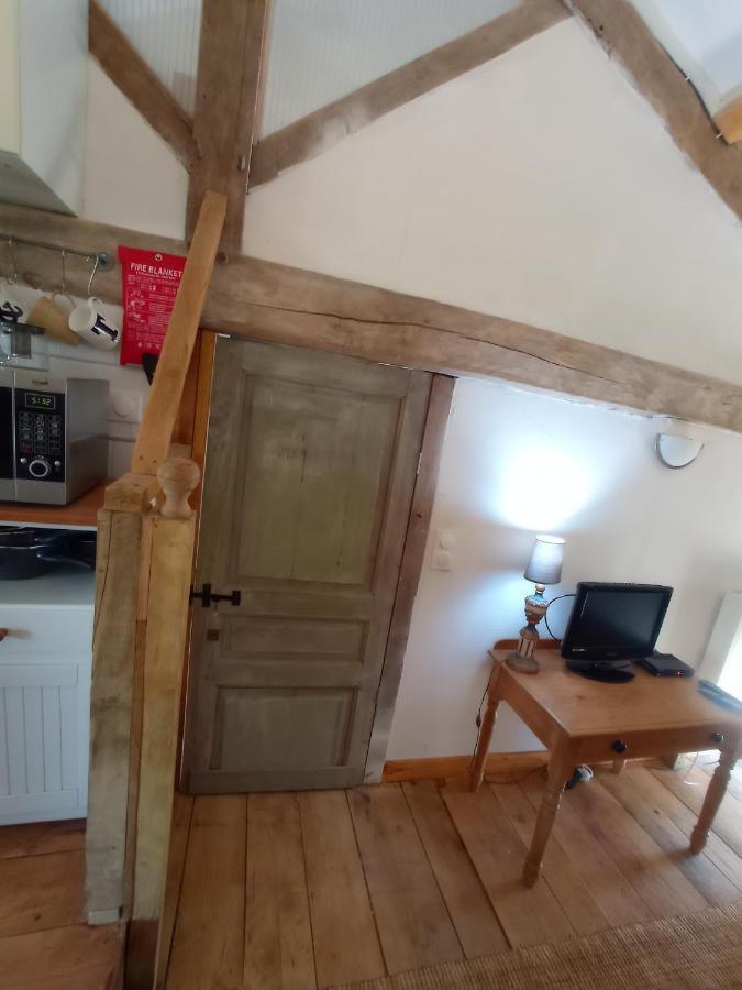 Apartament Ecurie Le Buguet Saint-Antoine-Cumond Zewnętrze zdjęcie